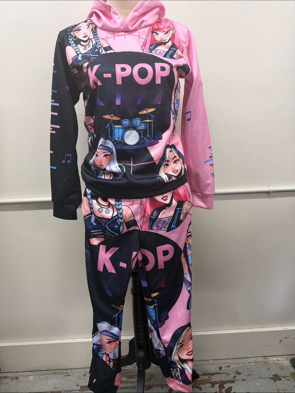 K-Pop Graphic Pajama Set - Pink & Black